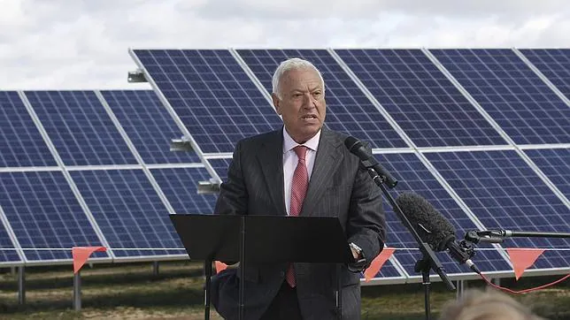 Margallo inaugura la mayor planta solar de Australia