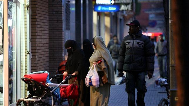 Asociaciones musulmanes ven innecesario regular el uso del burka en la Ley de Seguridad Ciudadana