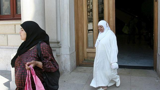 Interior plantea regular la prohibición del burka dentro de la Ley de Seguridad Ciudadana