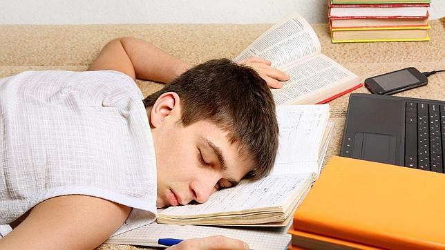 ¿Es necesario retrasar una hora la entrada al instituto para que los adolescentes duerman más?