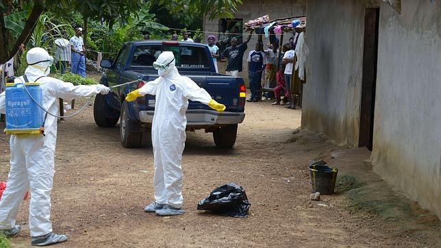 Repatrían a un tercer estadounidense contagiado de ébola