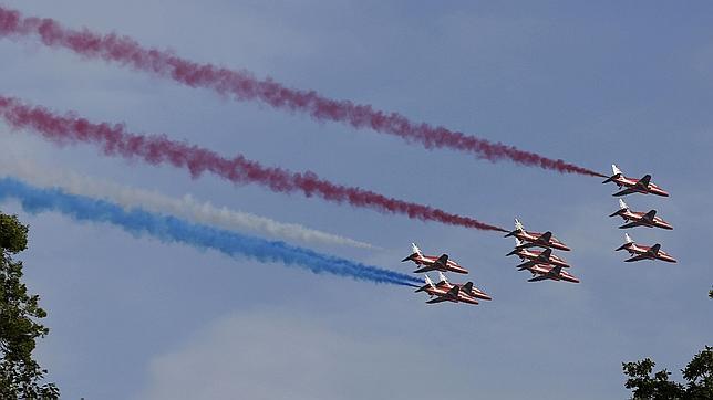 Aviones de exhibición de la Fuerza Aérea británica, durante un ejercicio en Newport