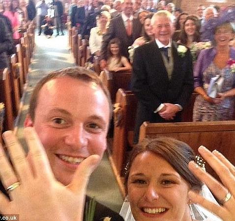 Andrew y Sally Rose Robinson, tras casarse