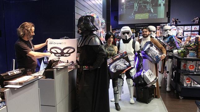 Algunos clientes de la tienda dejan ver cuál es su película favorita