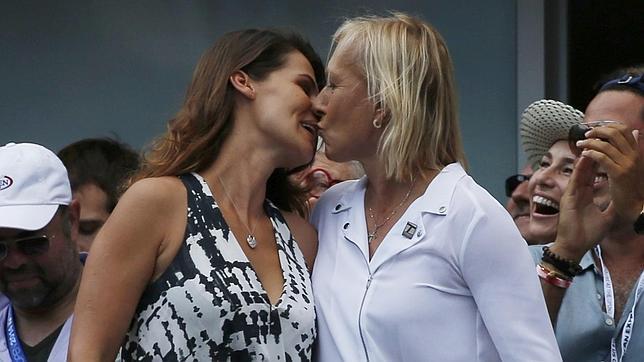 Martina Navratilova pide matrimonio a su novia en la pista central del US Open