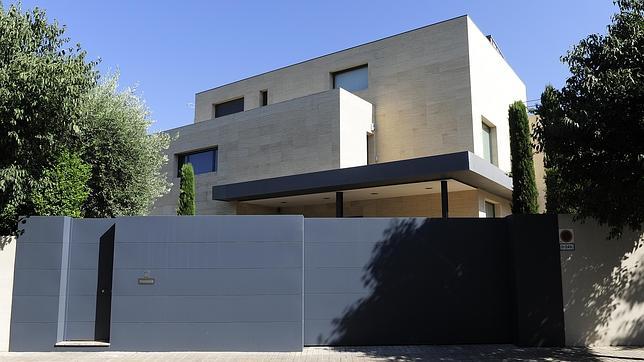 Viviendas y coches de lujo, también en el centro de la investigación a los Pujol