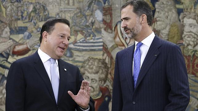 El presidente de Panamá, primer jefe de Estado que recibe el Rey