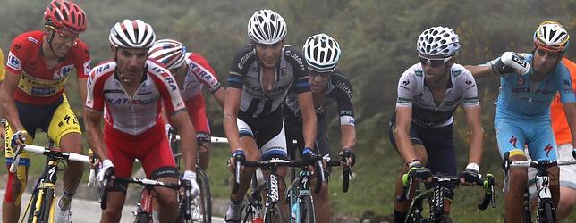 Contador gana la etapa reina de la Vuelta en La Farrapona