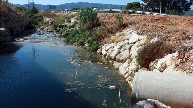 La CHJ acaba la limpieza de cauces con antelación por el riesgo de tormentas