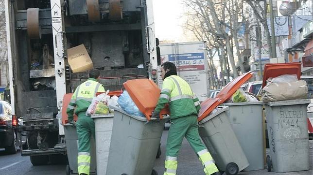 Operarios del servicio de limpieza de la capital