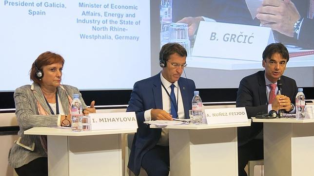 Feijóo pide en Bruselas que las ayudas europeas combatan el envejecimiento