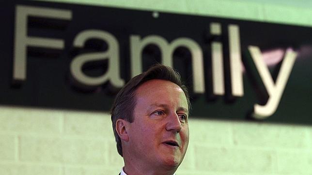 Cameron, al borde de las lágrimas, pide a los escoceses que se queden