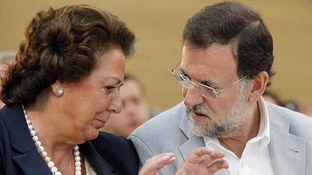 Rajoy se reúne con Rita Barberá en la Moncloa durante más de tres horas