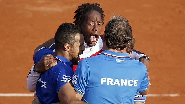 Francia accede a la final y Suiza confía en Federer