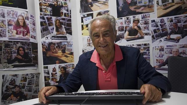 José María Carrascal: «Los que informan al dictado de un partido caerán como un pañuelo usado»