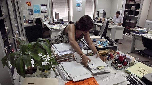 Rudi adelgaza la Administración aragonesa prescindiendo de 2.400 empleados públicos