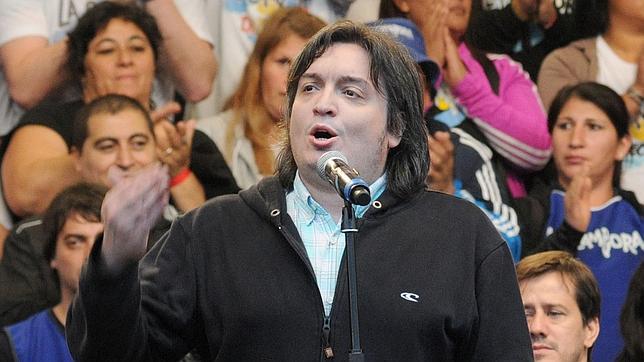 Máximo Kirchner pide otro mandato para su madre en su primer discurso público