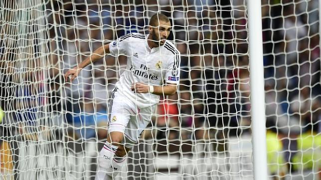 Benzema marca el gol 1.000 del Madrid en Europa