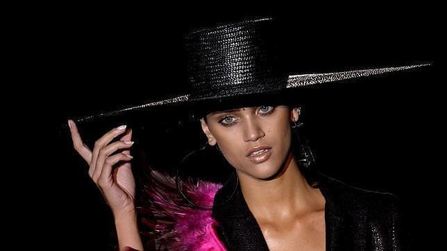 La modelo durante el desfile de Roberto Verino