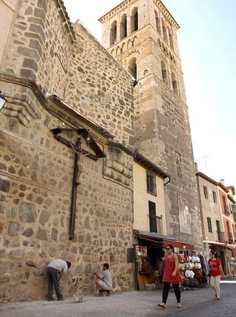 Vuelve la imagen del Cristo a la calle Santo Tomé