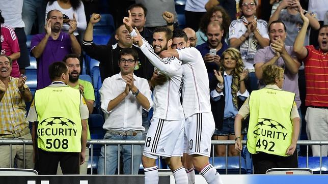 Suchy marca el primer gol del Madrid en la Champions