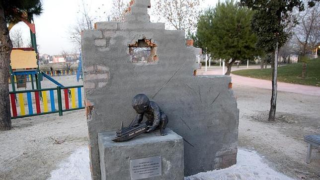 Estatua en homenaje al pueblo palestino