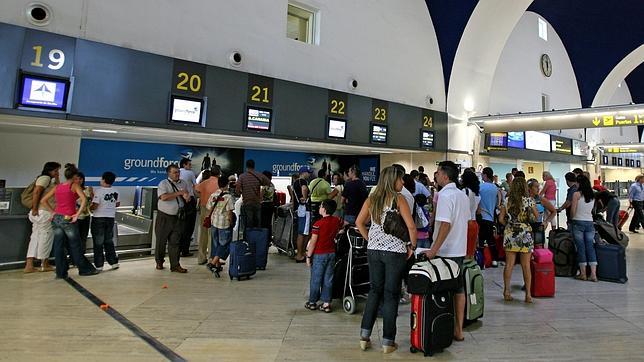 La UE permite a las aerolíneas cobrar por la facturación del equipaje