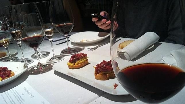 Steak Tartare con vinos Travaglini de 2004