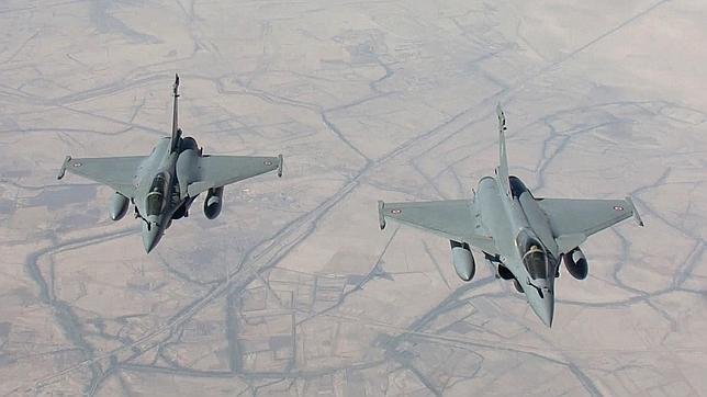 París destruye un centro logístico del EI en su primera ofensiva en Irak
