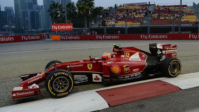 Ferrari, con ribetes negros en Singapur para homenajear a Botín