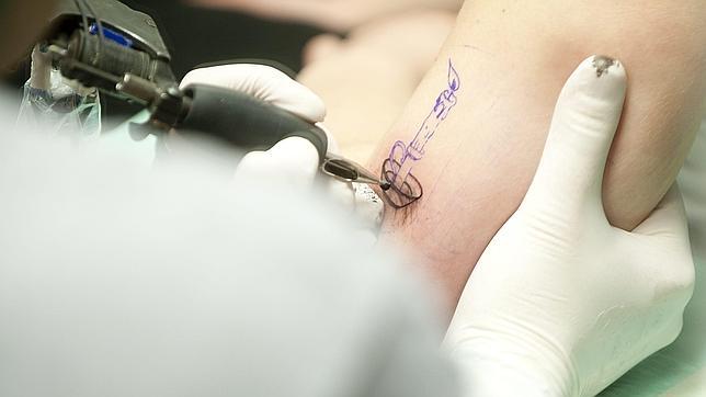 Borrando los estigmas del tatuaje