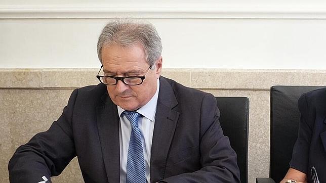 Rus advierte de que si no se vende el Valencia a Lim se creará inseguridad en el equipo