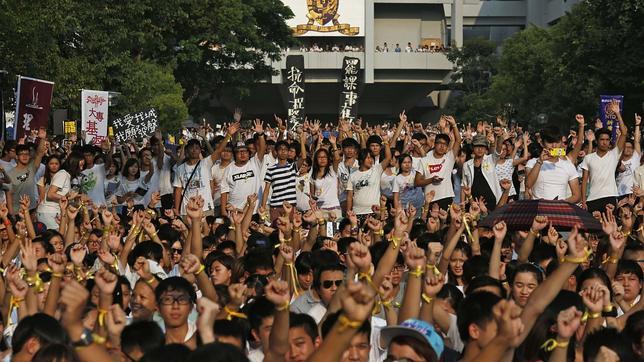 Masiva huelga estudiantil en Hong Kong para reclamar democracia a China