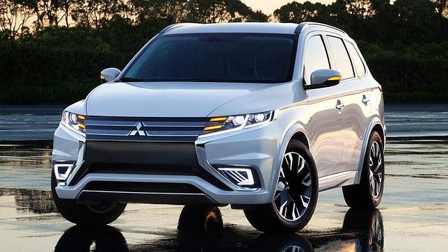Estreno del Outlander PHEV Concept-S en París