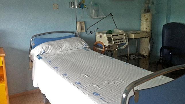 El religioso español con ébola repatriado continúa grave