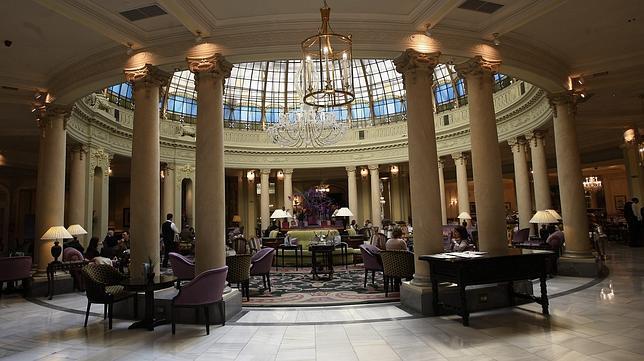 La célebre cúpula del hotel Palace que tantos famosos ha acogido en su más de un siglo de vida