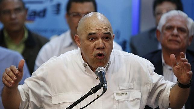 El nuevo líder de la alianza opositora convoca otra protesta contra Maduro