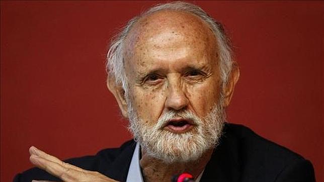 El exfiscal Mena avisa que colaborar en la consulta comportará la inhabilitación