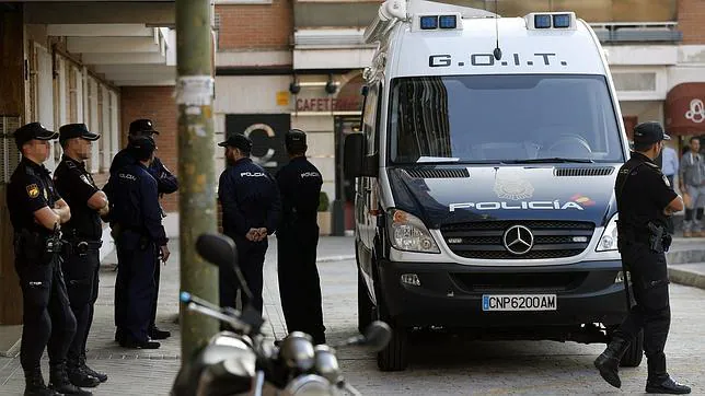 La Policía Nacional practica registros en casas de Madrid usadas por el presunto pederasta de Ciudad Lineal