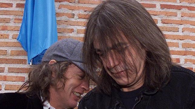 El guitarrista de AC/DC está internado en una casa de reposo con demencia