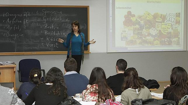 Acreditarse en idiomas en la Hispalense costará diez euros más caro desde este curso