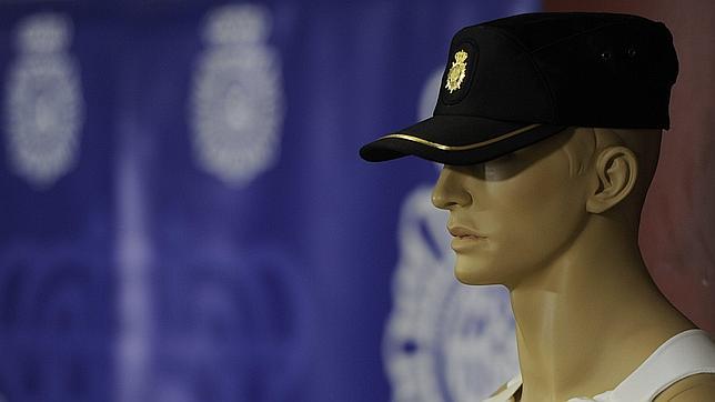 Presentación y entrega de los nuevos chalecos antibala y anti arma blanca en 2013