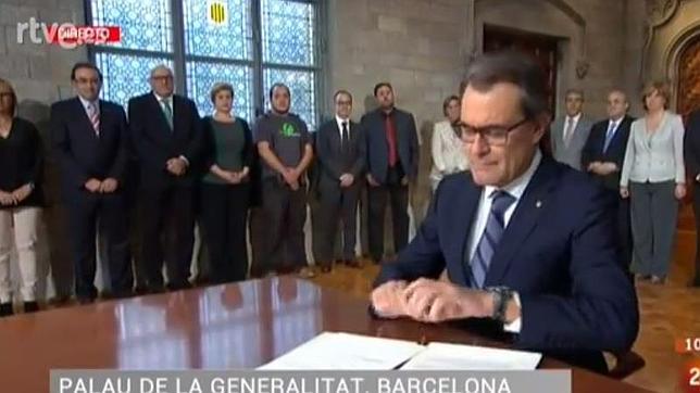 Artur Mas firma el decreto de convocatoria de la consulta soberanista del 9-N