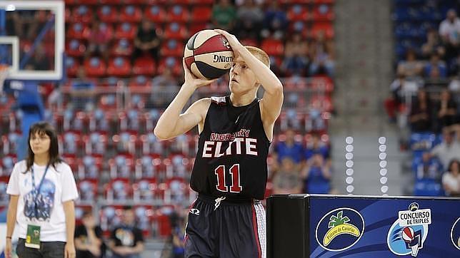 Ruggles vuelve a ganar el concurso de triples de la Liga Endesa