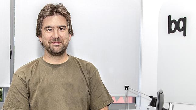 Bq: «No les des un robot, enséñales a hacerlo»