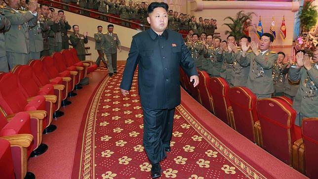 Kim Jong-un se fractura los tobillos por llevar tacones a pesar de su sobrepeso