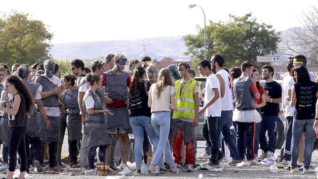 Las polémicas novatadas, a examen