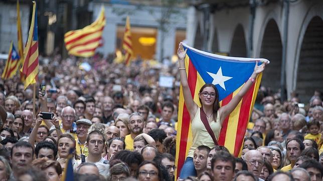 La Generalitat pide al TC que levante la suspensión de la consulta soberanista