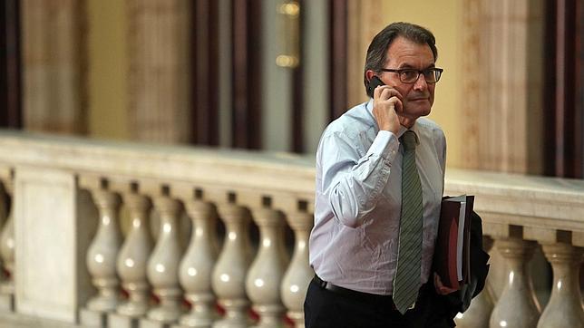 El Gobierno catalán suspende el proceso de selección de personal para la consulta