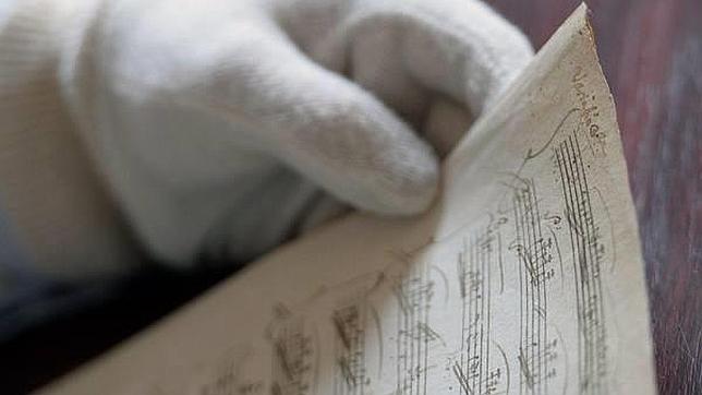 Descubren un manuscrito original de Mozart